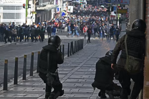 Lee más sobre el artículo Bolivia: el gobierno de Rodrigo Paz apela al miedo para frenar las protestas