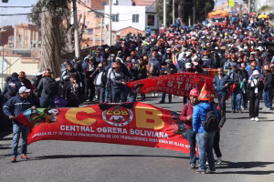 Lee más sobre el artículo Bolivia: trabajadores marcharon en La Paz pese al llamado al diálogo del gobierno