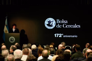 Lee más sobre el artículo El relato trunco de una economía para brindar con agua
