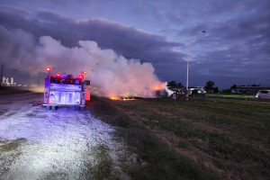 Lee más sobre el artículo Se incendió un camión en la autopista, a la altura de Empalme Villa Constitución