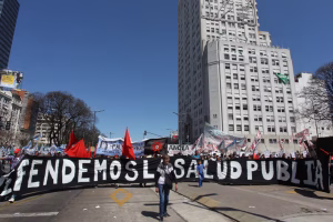 Lee más sobre el artículo Milei ajusta en la lucha contra el cáncer, las vacunas, el HIV y las enfermedades crónicas