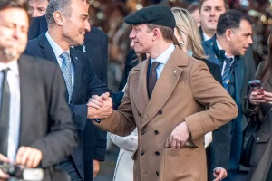 Lee más sobre el artículo Peaky Blinders al gobierno y los delirios al poder