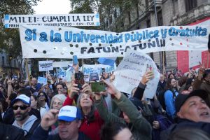 Lee más sobre el artículo Masiva marcha universitaria para reclamar al gobierno que cumpla con la ley de financiamiento
