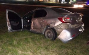 Lee más sobre el artículo Una mujer herida tras choque entre auto y camión en la Autopista