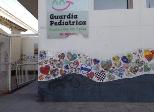 Lee más sobre el artículo Asistida por policías, una mujer dio a luz en el baño de su casa