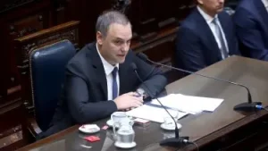 Lee más sobre el artículo Manuel Adorni confirmó que irá el 2 de julio al Senado tras la presión de aliados y opositores