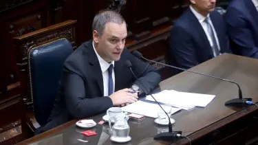 En este momento estás viendo Manuel Adorni confirmó que irá el 2 de julio al Senado tras la presión de aliados y opositores