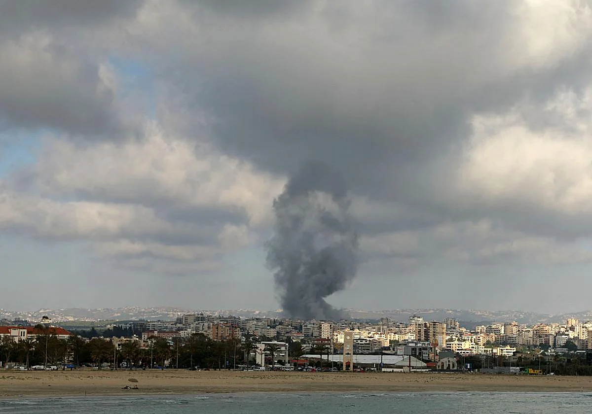 En este momento estás viendo Irán ataca a Israel con misiles en represalia por su bombardeo contra el bastión de Hizbolá en Beirut