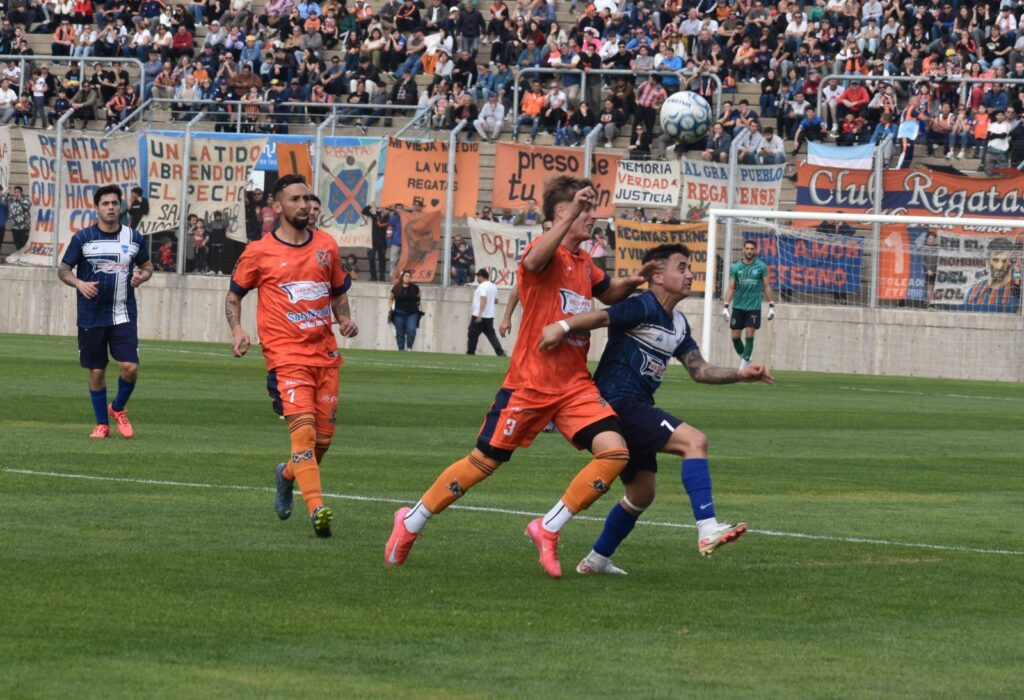 En este momento estás viendo Fútbol local: comienzan los cuartos de final del Torneo Apertura