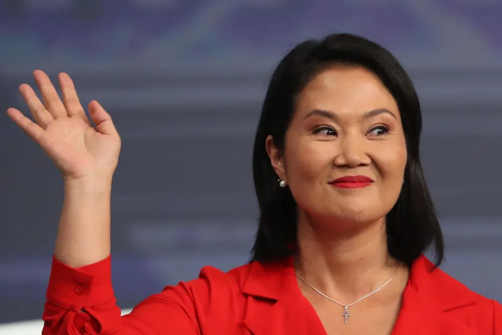En este momento estás viendo Elecciones en Perú: Keiko Fujimori mantiene una mínima ventaja con el 98,59% de las actas contabilizadas