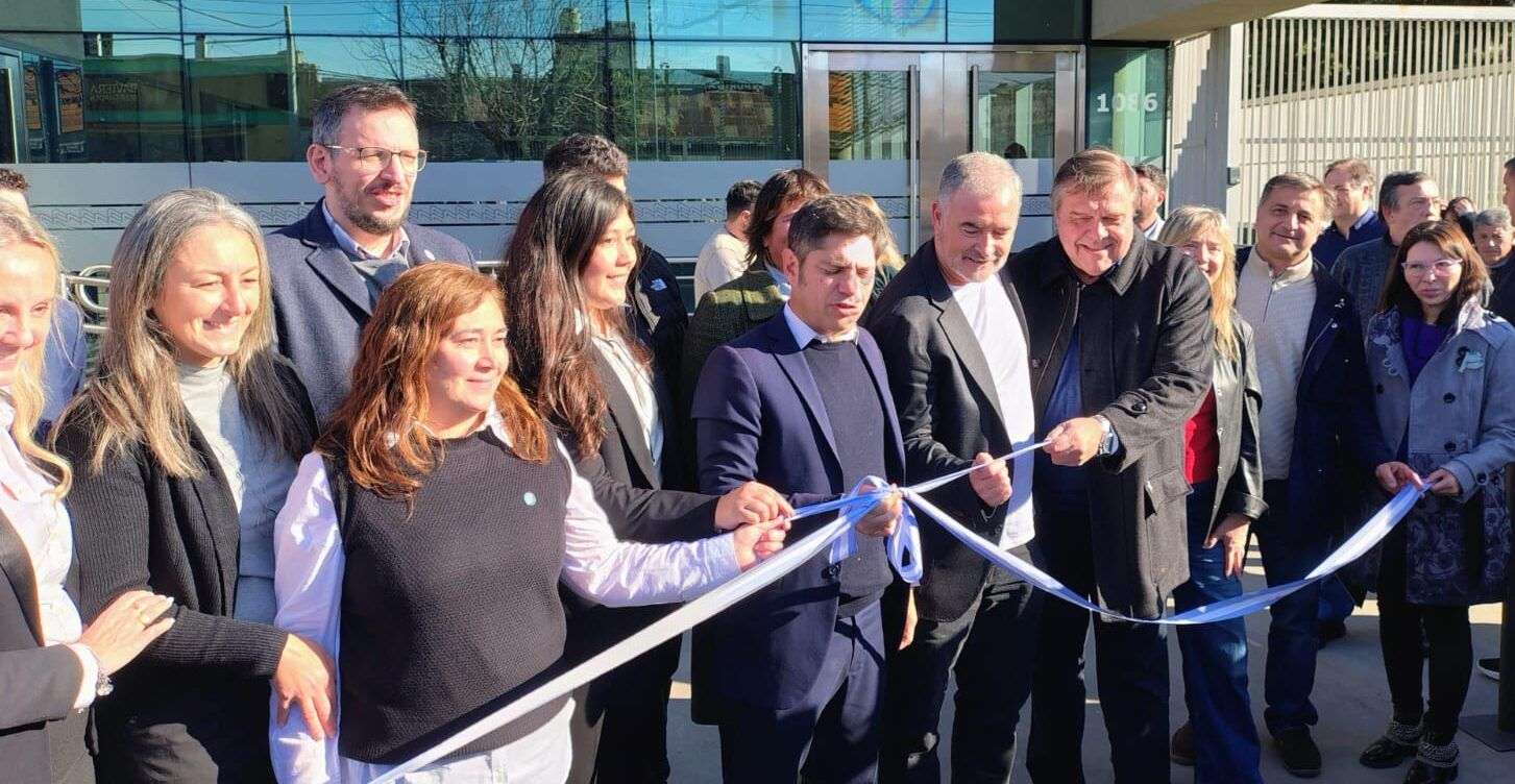 En este momento estás viendo Villa Ramallo: con la presencia de Kicillof, se inauguró la nueva sucursal sustentable del Banco Provincia
