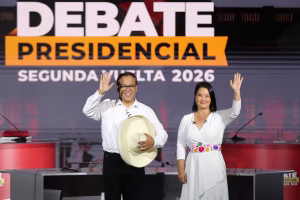 Lee más sobre el artículo Perú entró en la última semana rumbo a un balotaje incierto