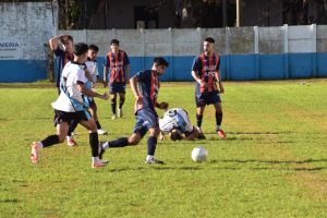 Lee más sobre el artículo Fútbol local: ganó Regatas y empataron San Martín-La Emilia