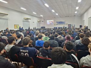 Lee más sobre el artículo STEM Racing Argentina fue presentado en San Nicolás ante más de 300 estudiantes