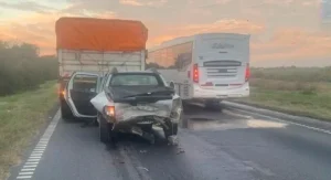 Lee más sobre el artículo Una persona resultó herida tras triple choque en la Autopista