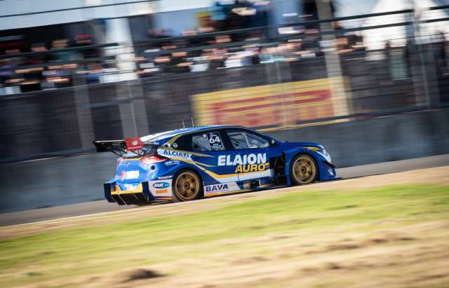En este momento estás viendo En el Autódromo San Nicolás, Franco Morillo logró su segunda victoria de la temporada en el TC2000