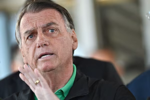 Lee más sobre el artículo La Corte Suprema de Brasil prorroga por tiempo indeterminado la prisión domiciliaria de Jair Bolsonaro