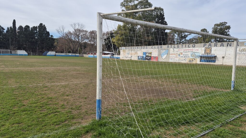 En este momento estás viendo Fútbol local: la final entre Regatas-La Emilia se juega el sábado en cancha de Paraná