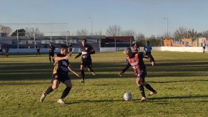 Lee más sobre el artículo Fútbol local: Regatas y La Emilia son los finalistas del Torneo Apertura